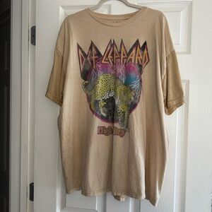 Def Leppard graphic tee